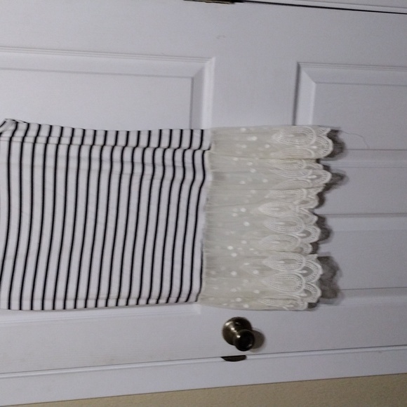 Top - Picture 2 of 3